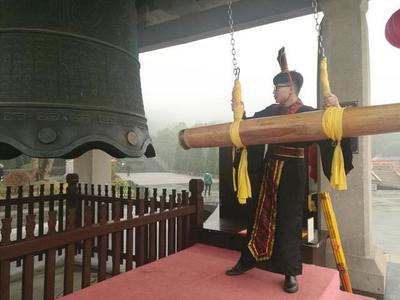 鐘聲敲響辭舊迎新 紹興古城過大年